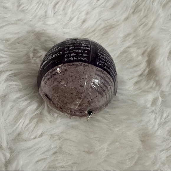 Pacha Soap Co. French Lavender Froth Bath Bombs - Picture 4 of 10